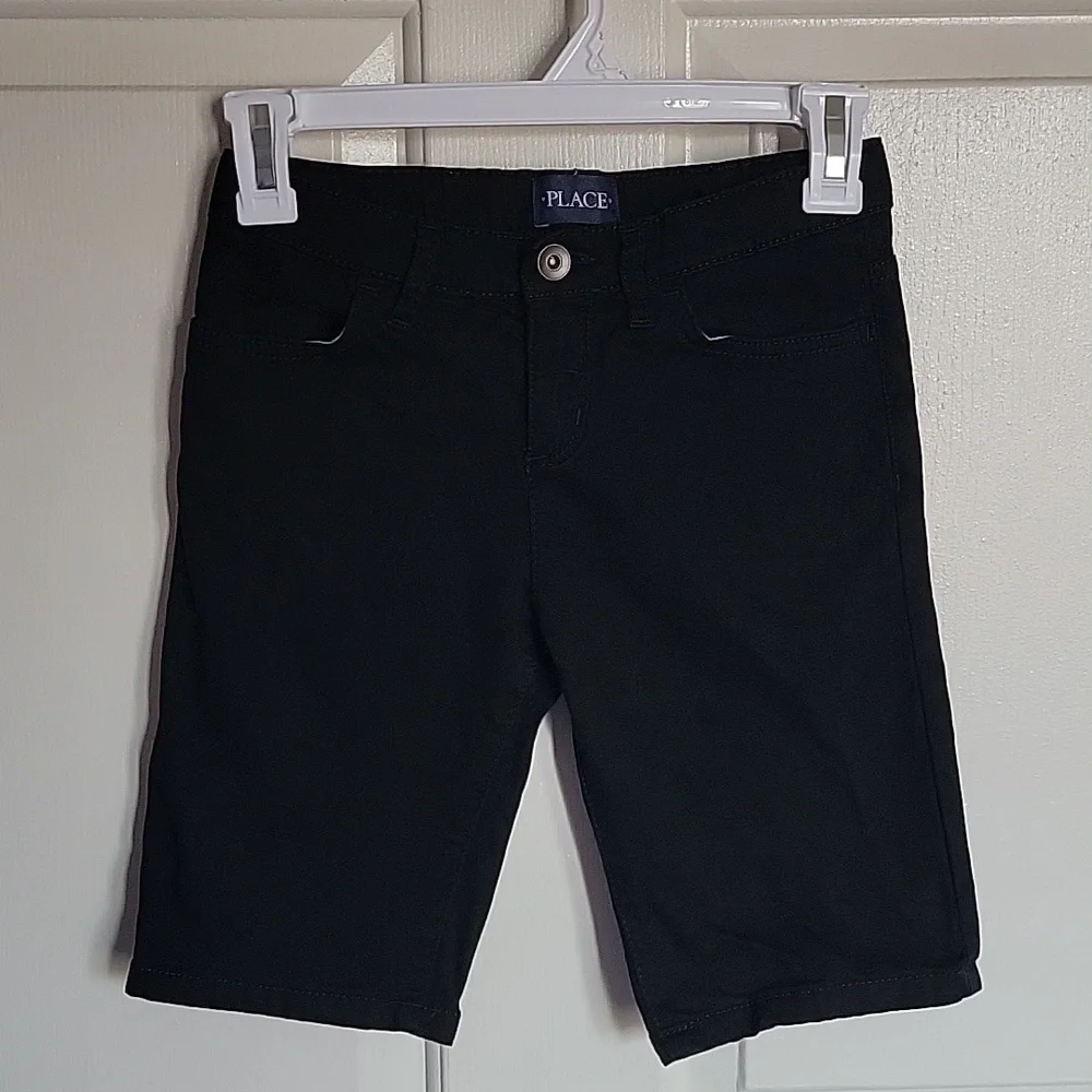 Childrens Place boys black shorts, size 10.
